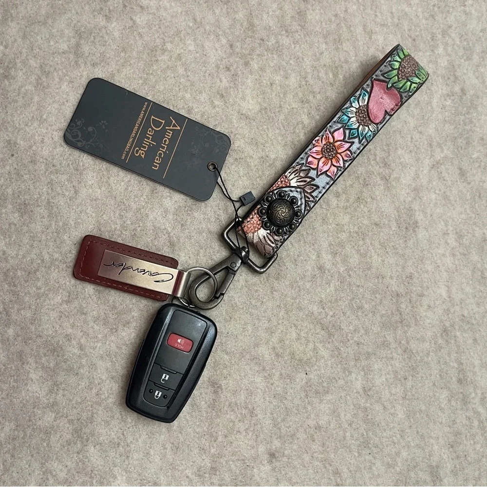 American Darling ADWSF125 Floral Tooled Leather Keychain Wristlet Gray New